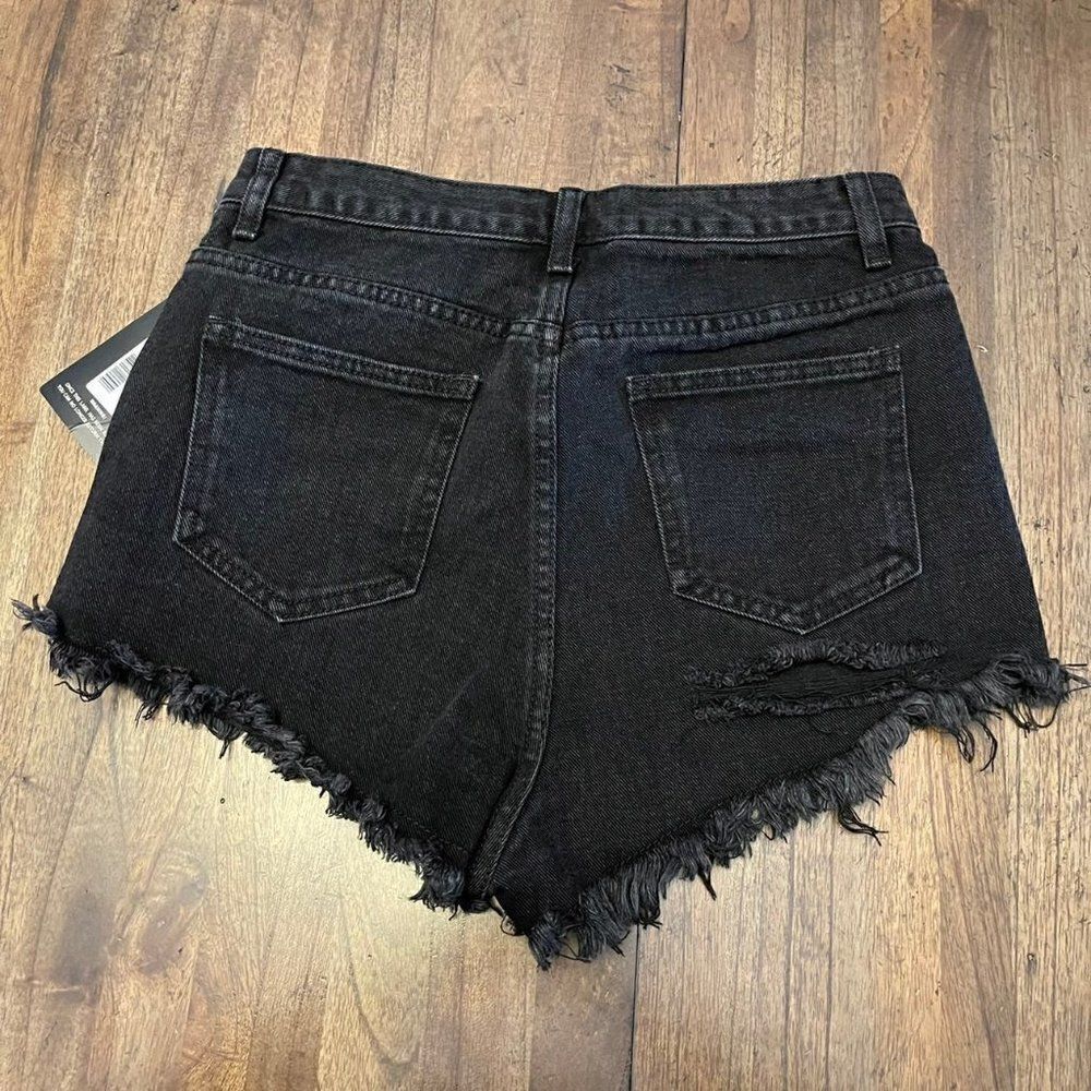 Prettylittlething Cut Off Denim Shorts - Picture 4 of 12